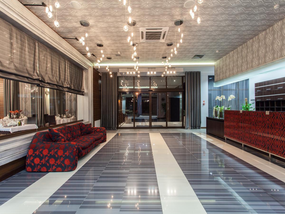 Hotel Grzegorzewski Tuszyn Eksteriør bilde